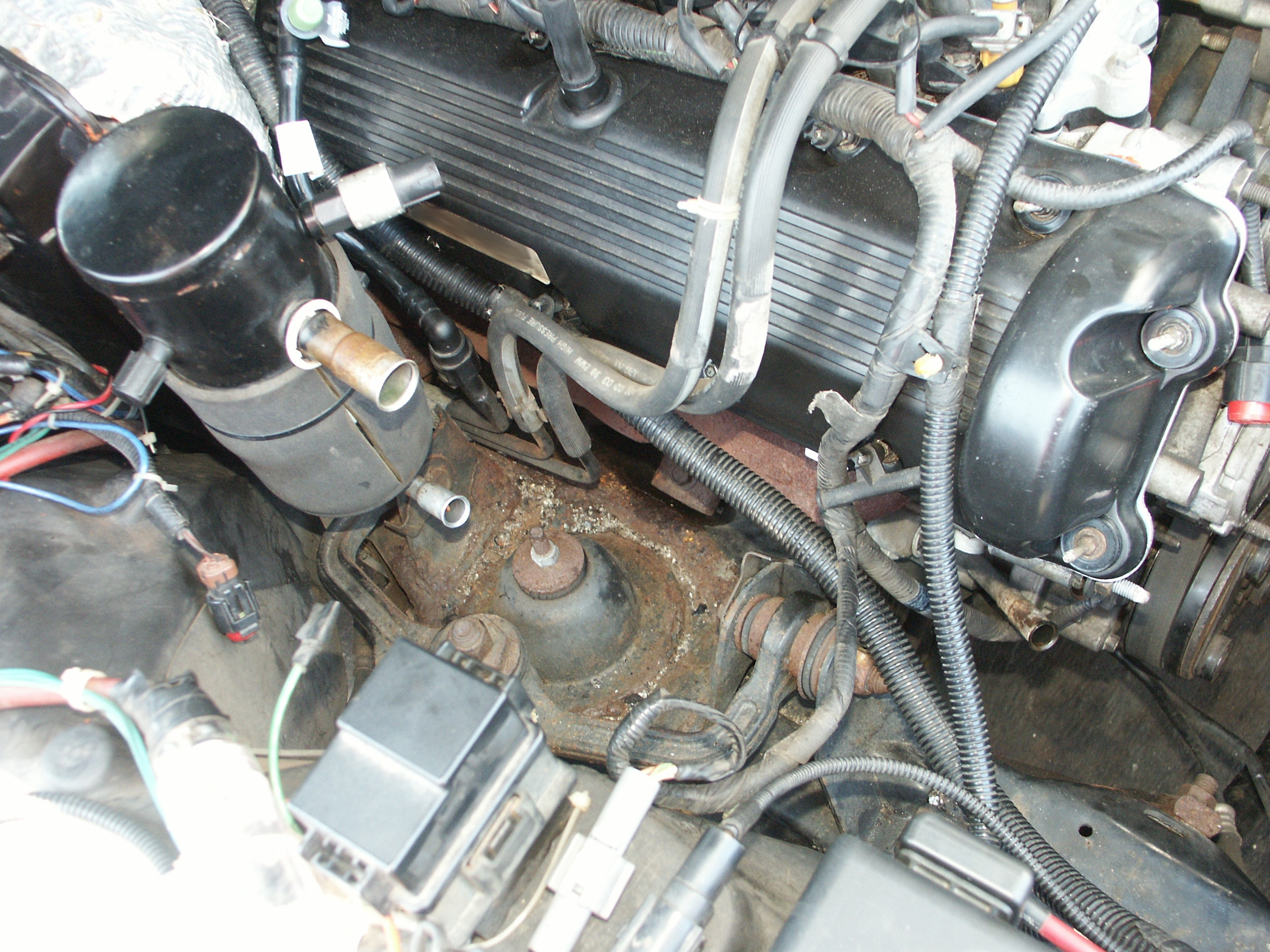 2002 ford crown victoria oil capacity