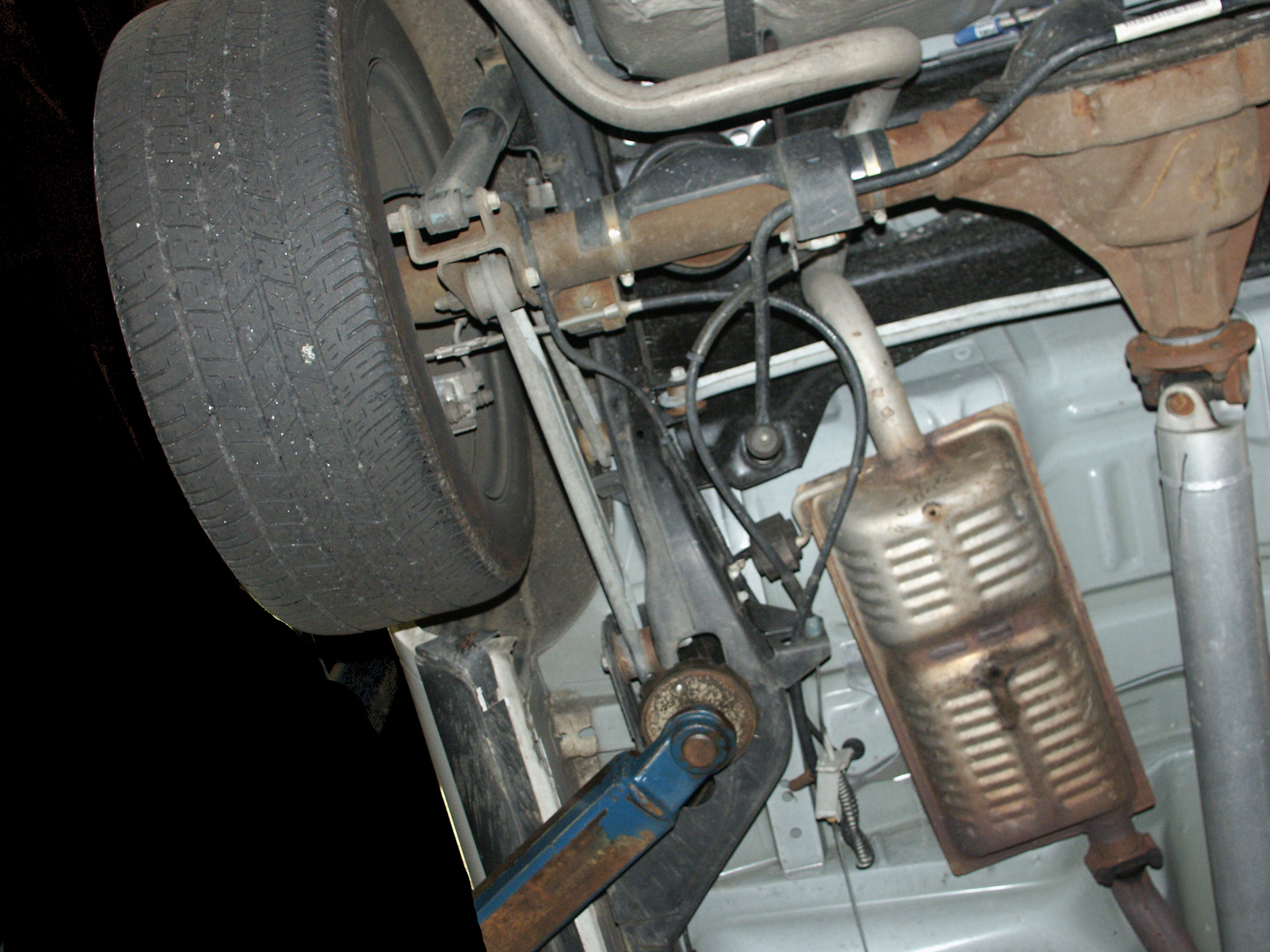 crown vic rear suspension.